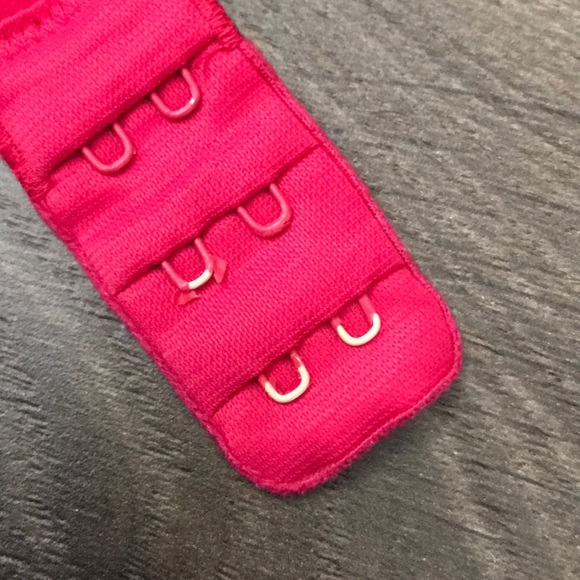 Pink VS plunge bra - Picture 4 of 5